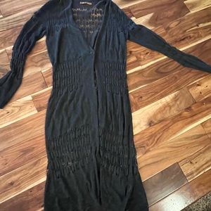 Knee lengthened cardigan